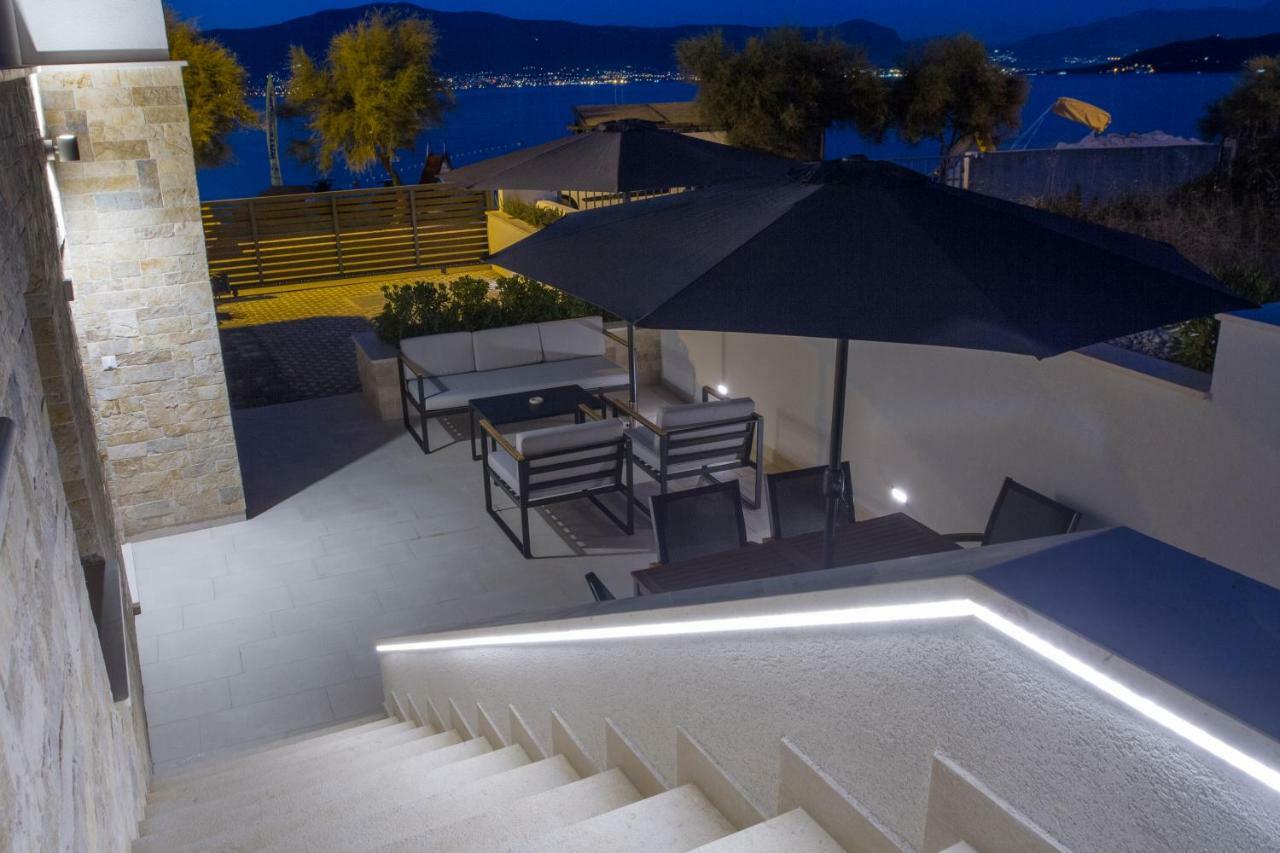 Luxury Poolside Villa Slatine Ngoại thất bức ảnh