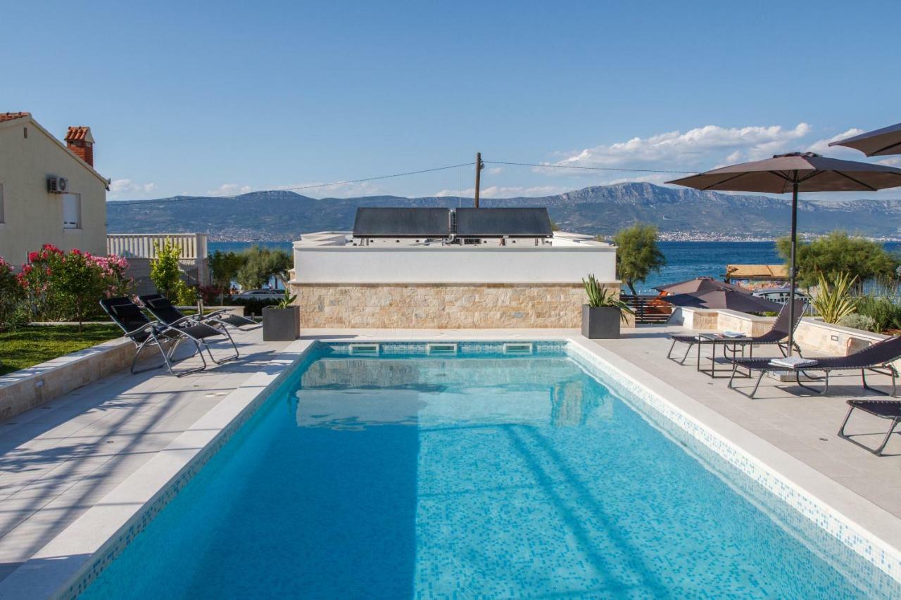 Luxury Poolside Villa Slatine Ngoại thất bức ảnh